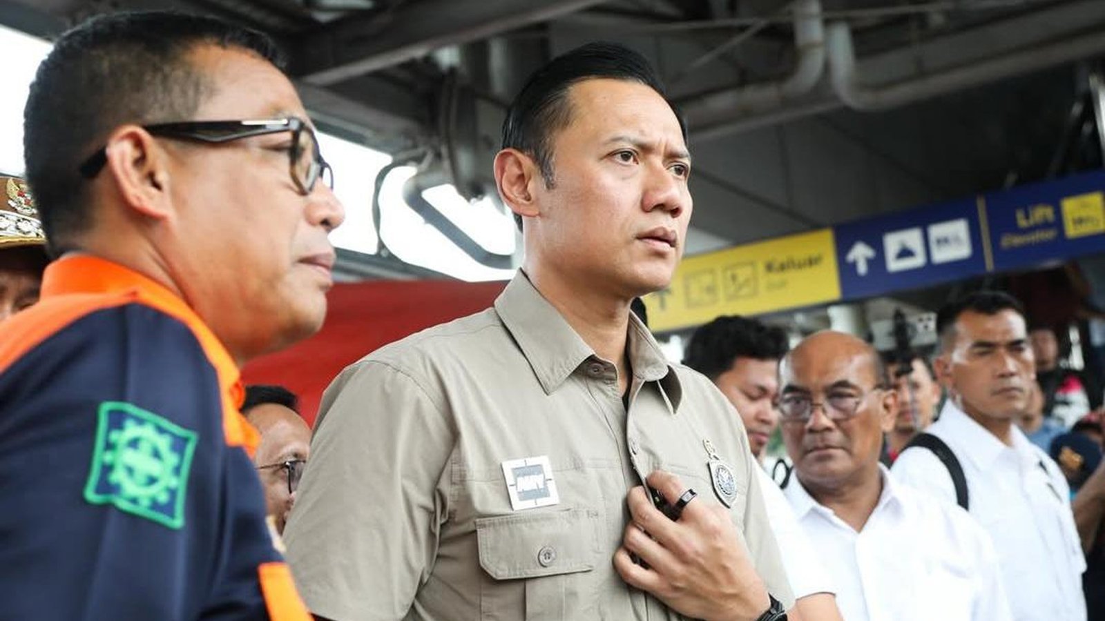 Apakah Benar, Jalur Kereta Bekasi – Cikarang akan Bisa Beroperasi Normal Lagi? Begini kata AHY