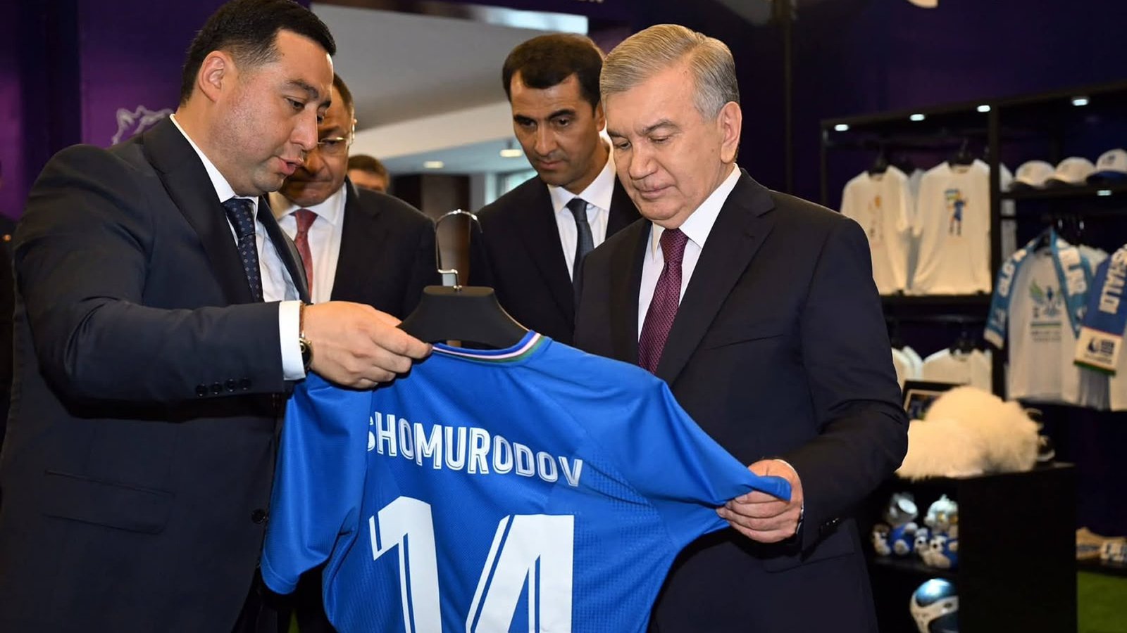 7Saber Perkenalkan Jersey World Cup Timnas Uzbekistan di Hadapan Presiden