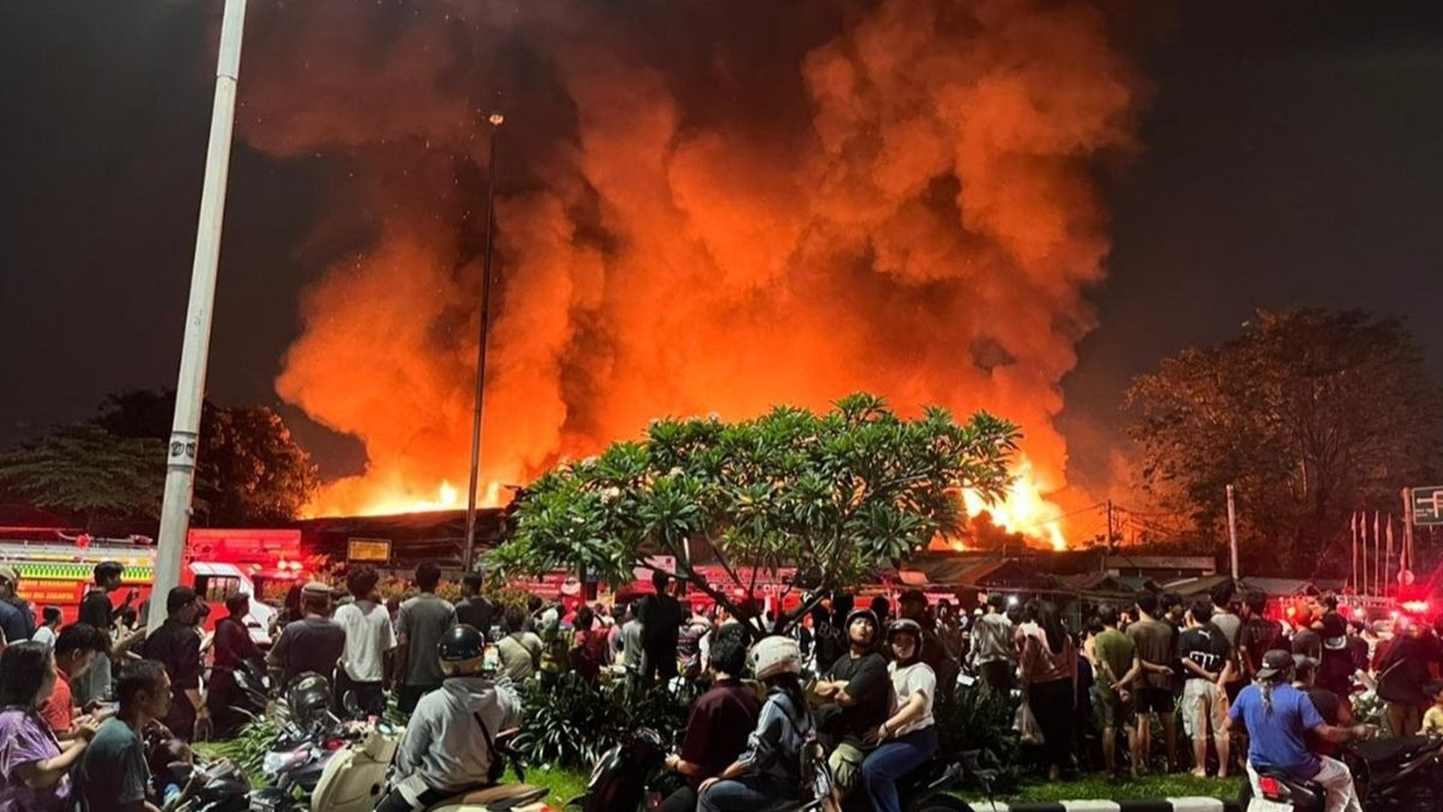 Sekitar 250 Bangunan Hangus Terbakar di Kemayoran Jakarta Pusat, 500 Orang Kini Mengungsi